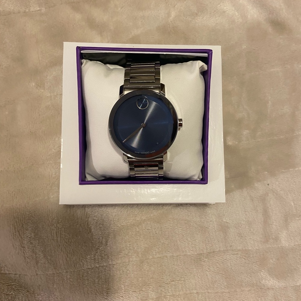 Sleek Silver and Blue Men's Watch